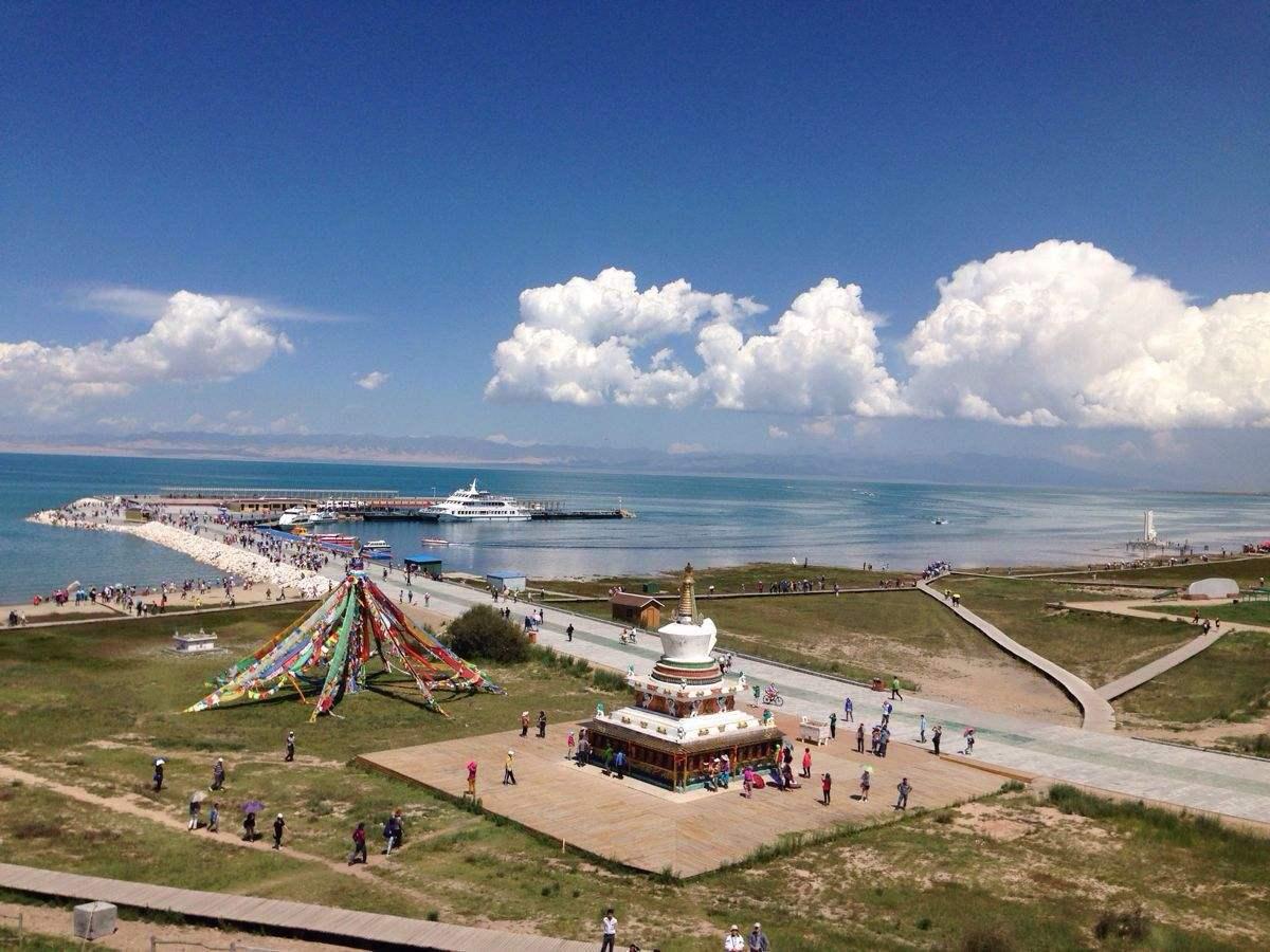 青海，探寻神秘的天空之镜之美